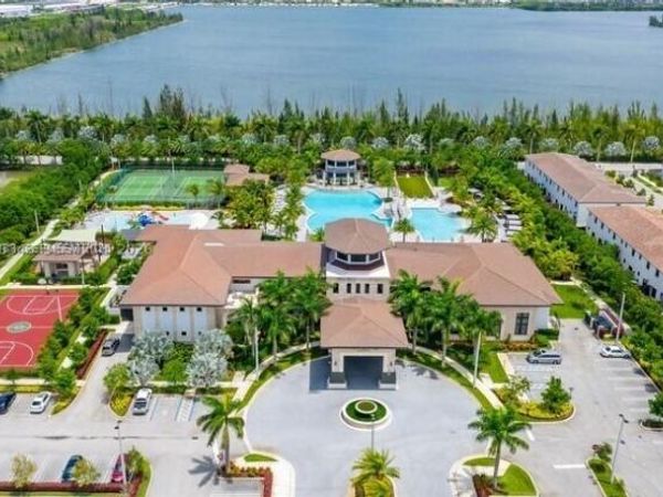 10434 NW 78, Doral, FL 33178