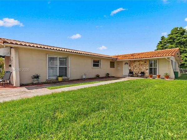 2450 SW 90th Ave , Miami, FL 33165