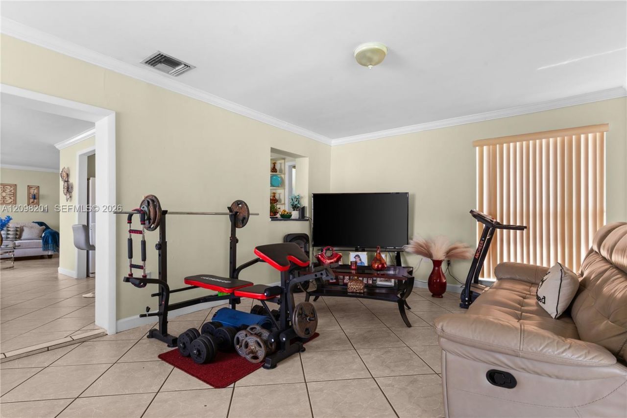 2450 SW 90th Ave , Miami, FL 33165 Photo