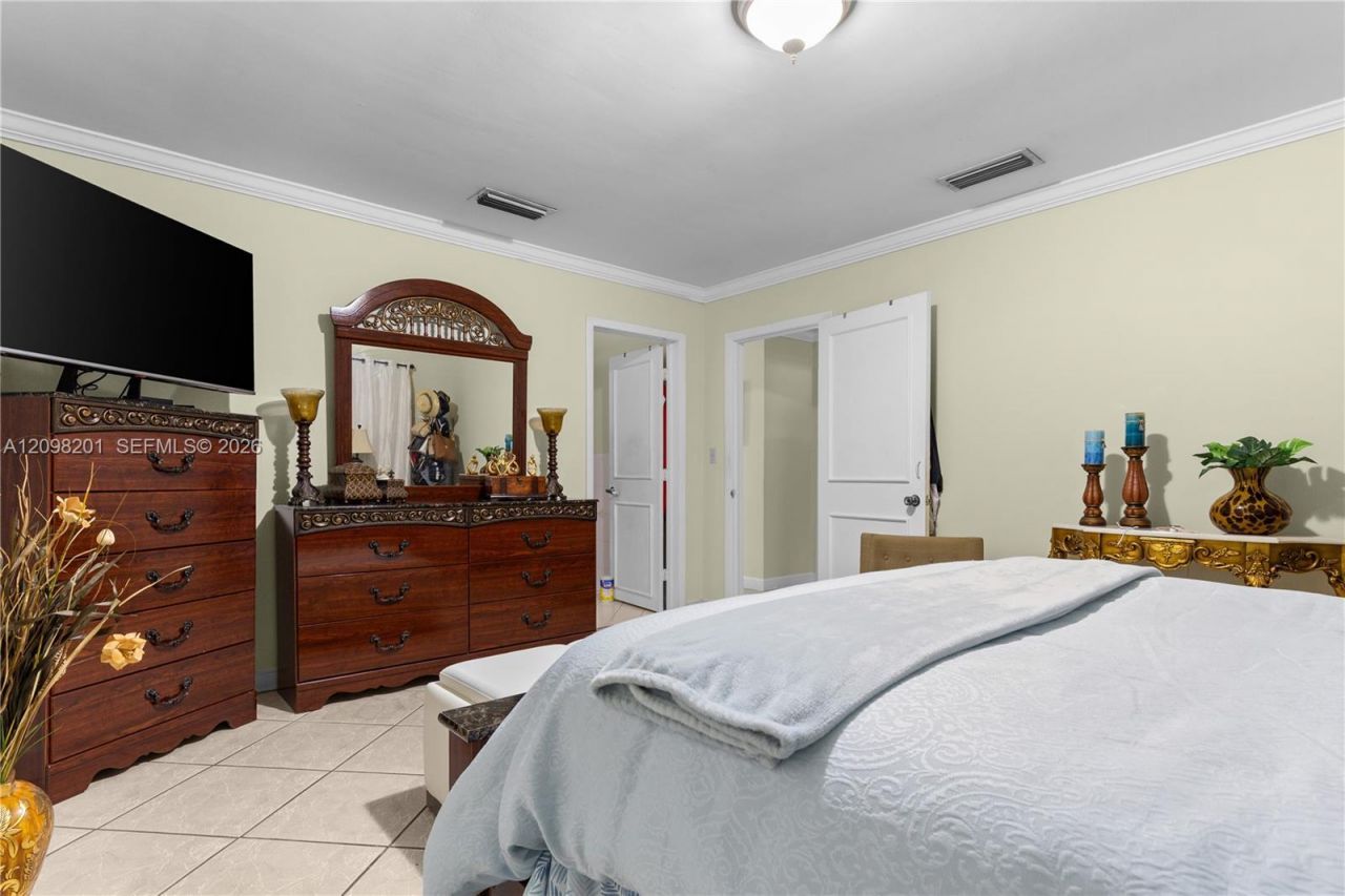2450 SW 90th Ave , Miami, FL 33165 Photo