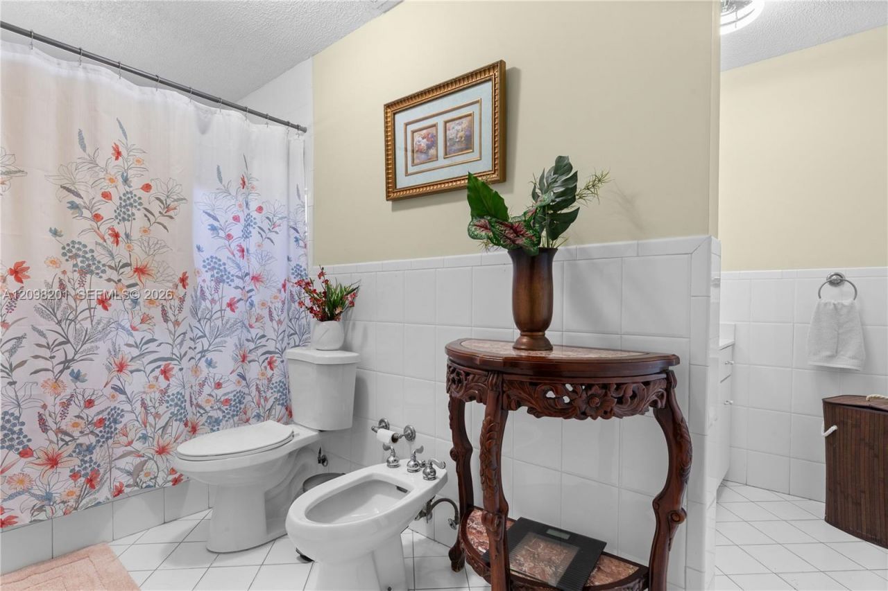 2450 SW 90th Ave , Miami, FL 33165 Photo