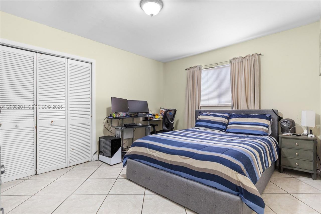 2450 SW 90th Ave , Miami, FL 33165 Photo