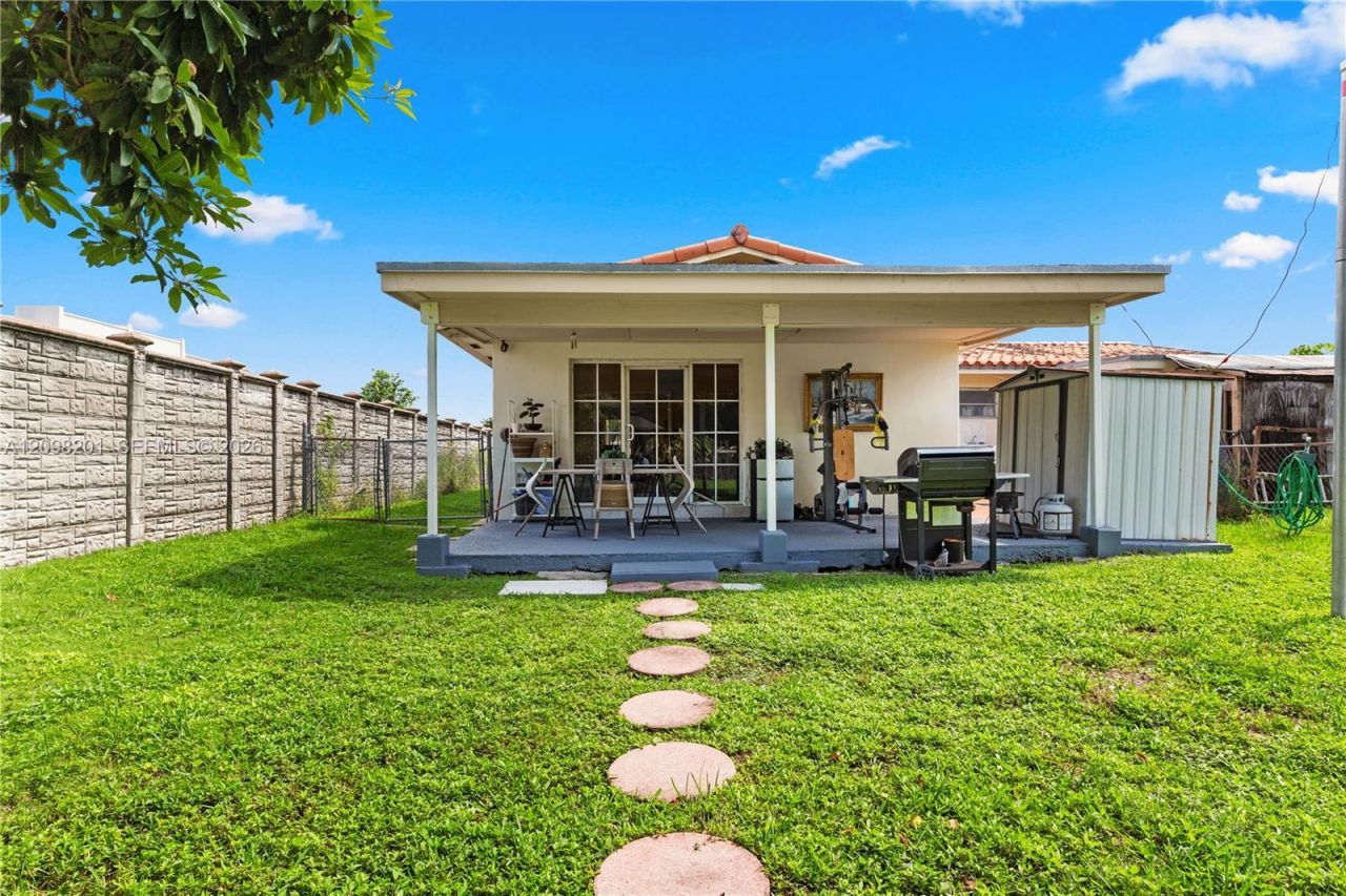 2450 SW 90th Ave , Miami, FL 33165 Photo