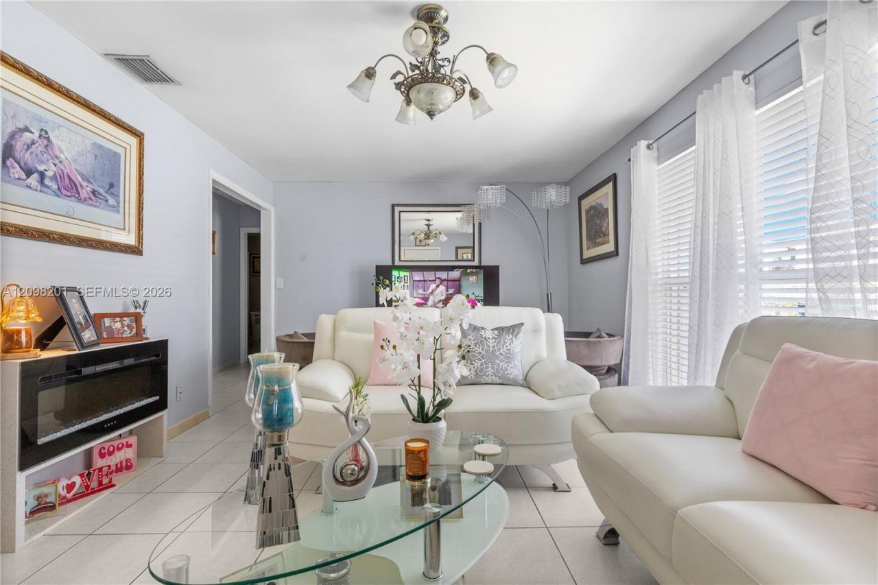 2450 SW 90th Ave , Miami, FL 33165 Photo