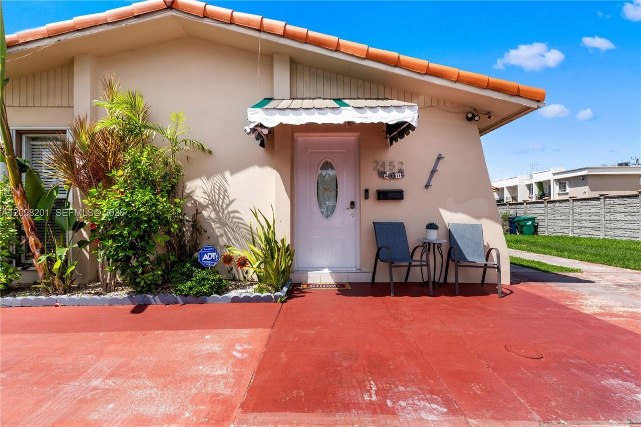 2450 SW 90th Ave , Miami, FL 33165 Photo