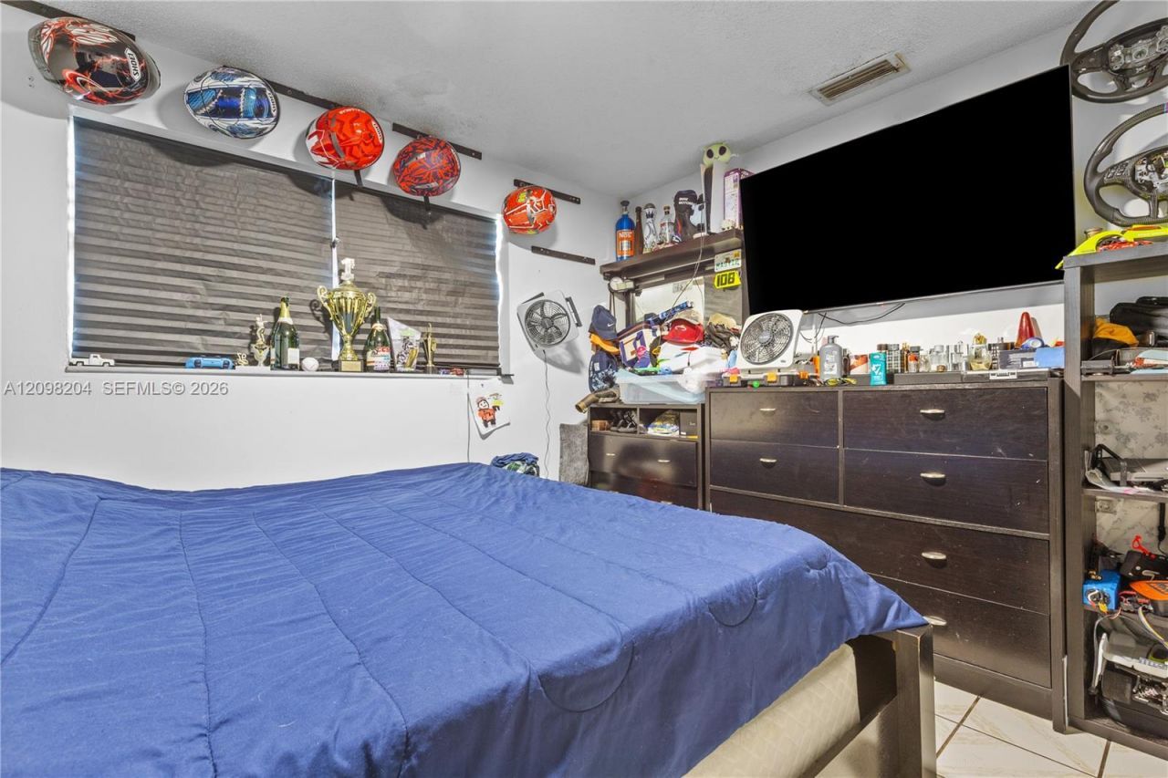 9041 SW 42nd St , Miami, FL 33165 Photo