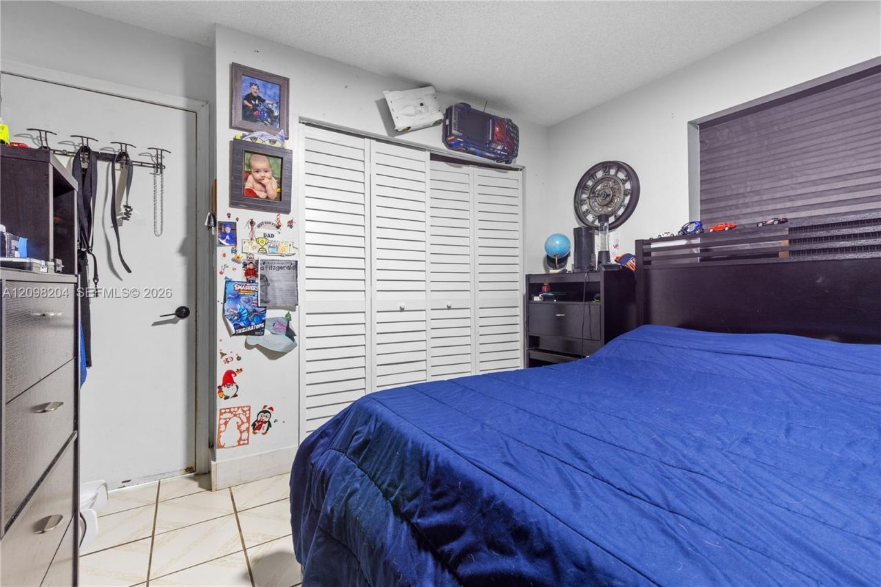 9041 SW 42nd St , Miami, FL 33165 Photo