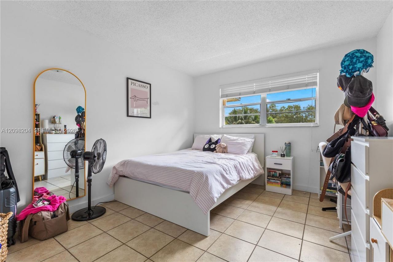 9041 SW 42nd St , Miami, FL 33165 Photo