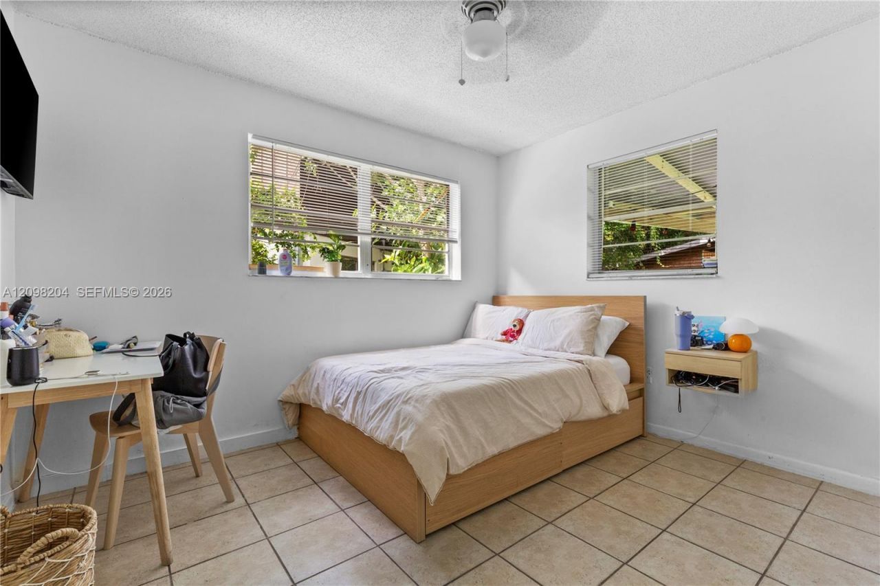 9041 SW 42nd St , Miami, FL 33165 Photo