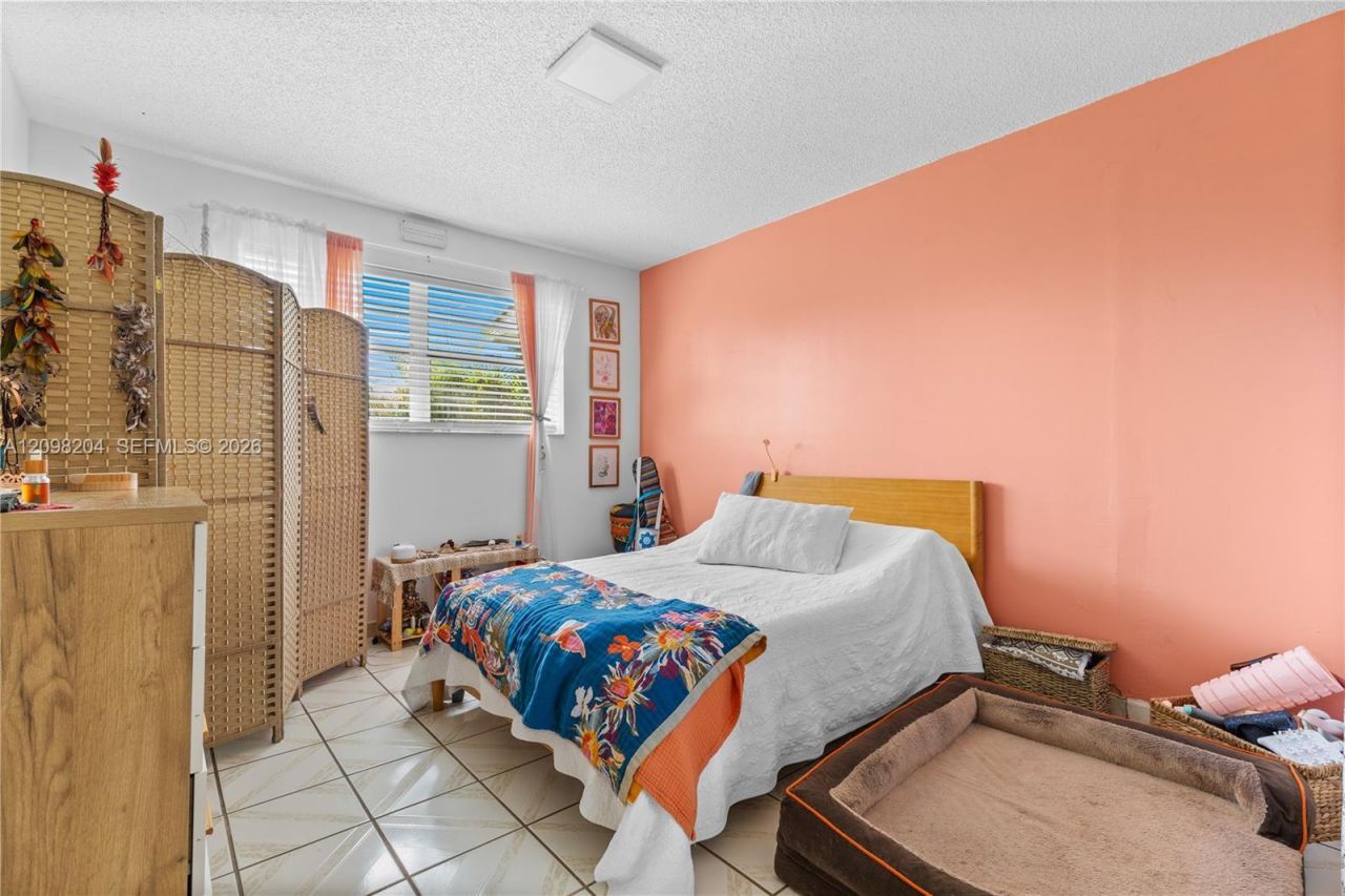 9041 SW 42nd St , Miami, FL 33165 Photo