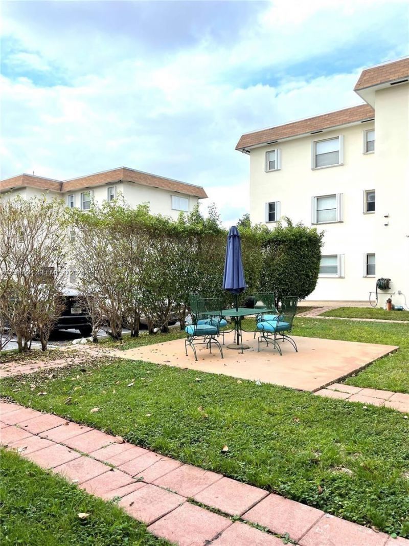 2200 Taylor St , Unit 106, Hollywood, FL 33020 Photo