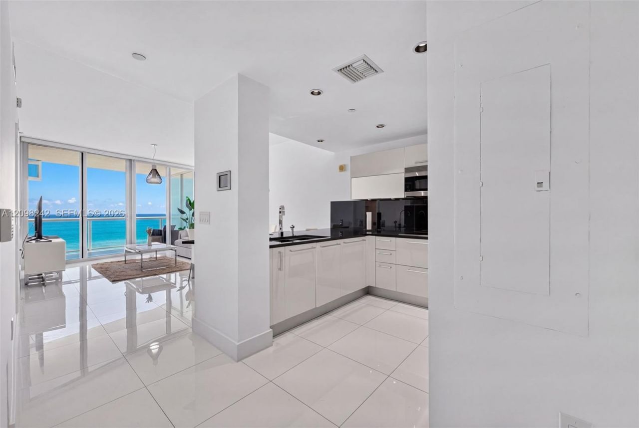 17121 Collins Ave , Unit 803, Sunny Isles Beach, FL 33160 Photo