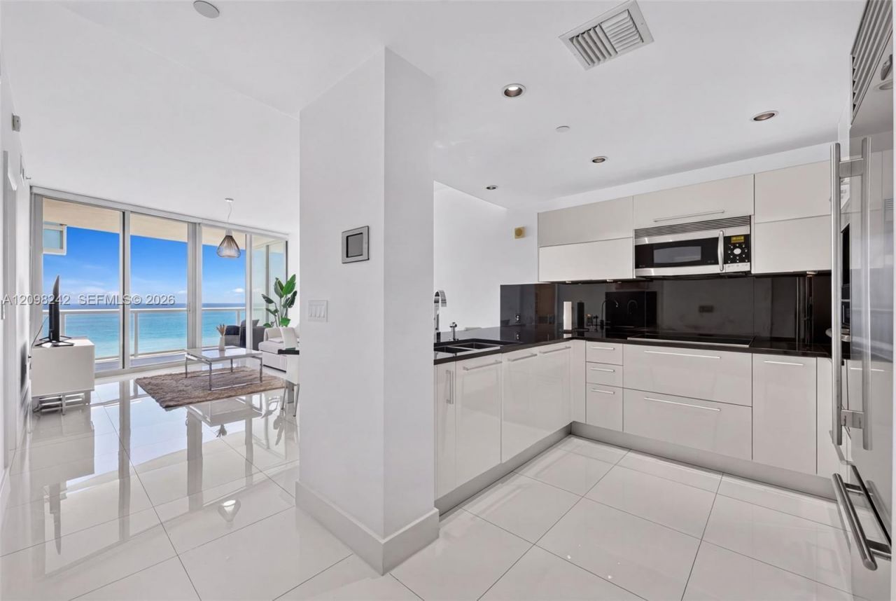 17121 Collins Ave , Unit 803, Sunny Isles Beach, FL 33160 Photo
