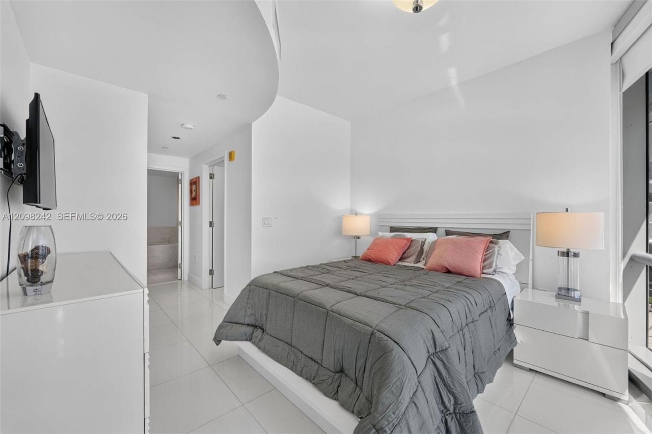 17121 Collins Ave , Unit 803, Sunny Isles Beach, FL 33160 Photo