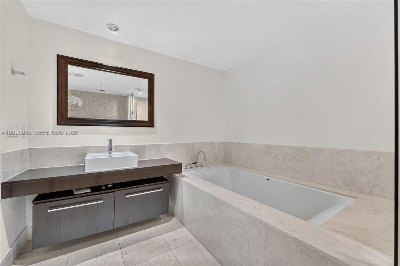 17121 Collins Ave , Unit 803, Sunny Isles Beach, FL 33160 Photo