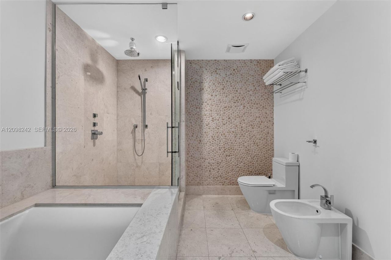 17121 Collins Ave , Unit 803, Sunny Isles Beach, FL 33160 Photo