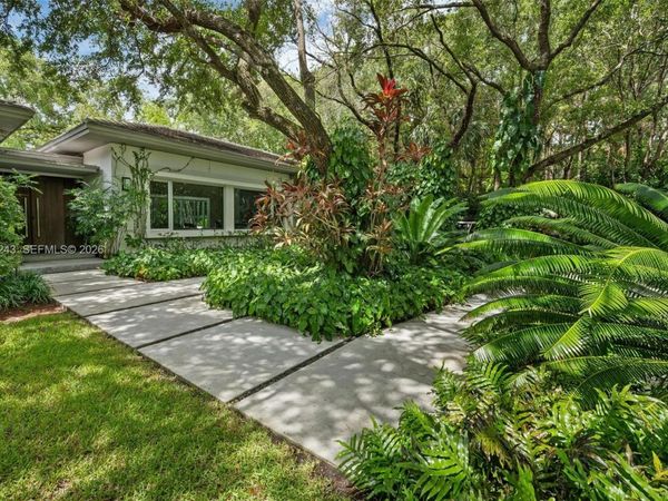 6080 SW 102nd St , Pinecrest, FL 33156