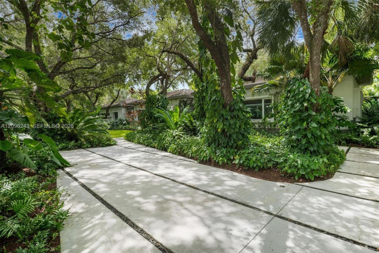 6080 SW 102nd St , Pinecrest, FL 33156 Photo