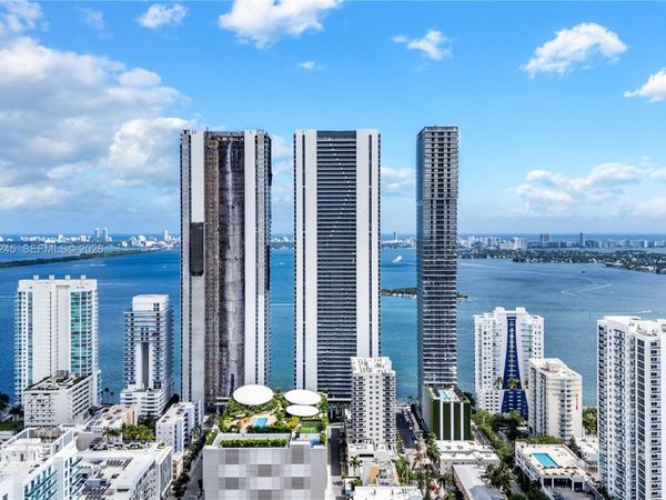 700 NE 24th St , Unit 5401B, Miami, FL 33137