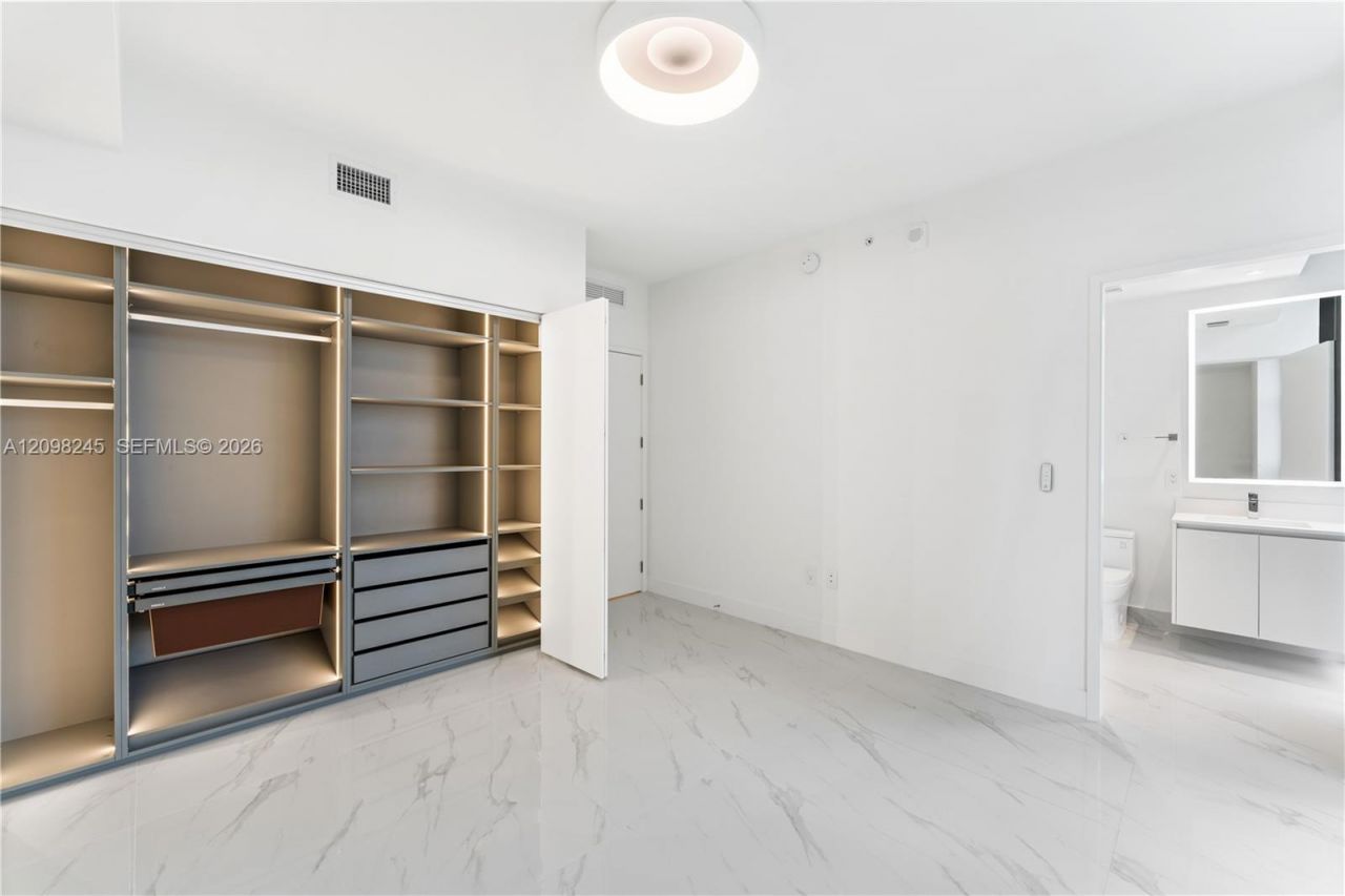 700 NE 24th St , Unit 5401B, Miami, FL 33137 Photo