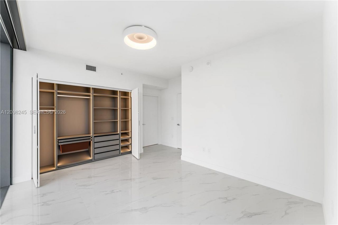 700 NE 24th St , Unit 5401B, Miami, FL 33137 Photo