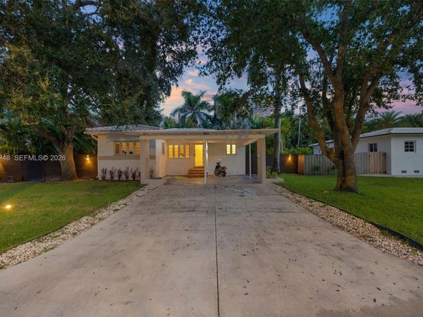 830 NE 72nd St, Miami, FL 33138