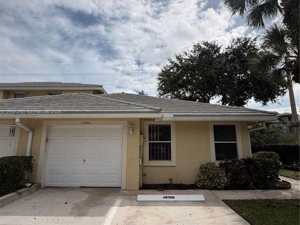12802 Woodmill Dr , Palm Beach Gardens, FL 33418