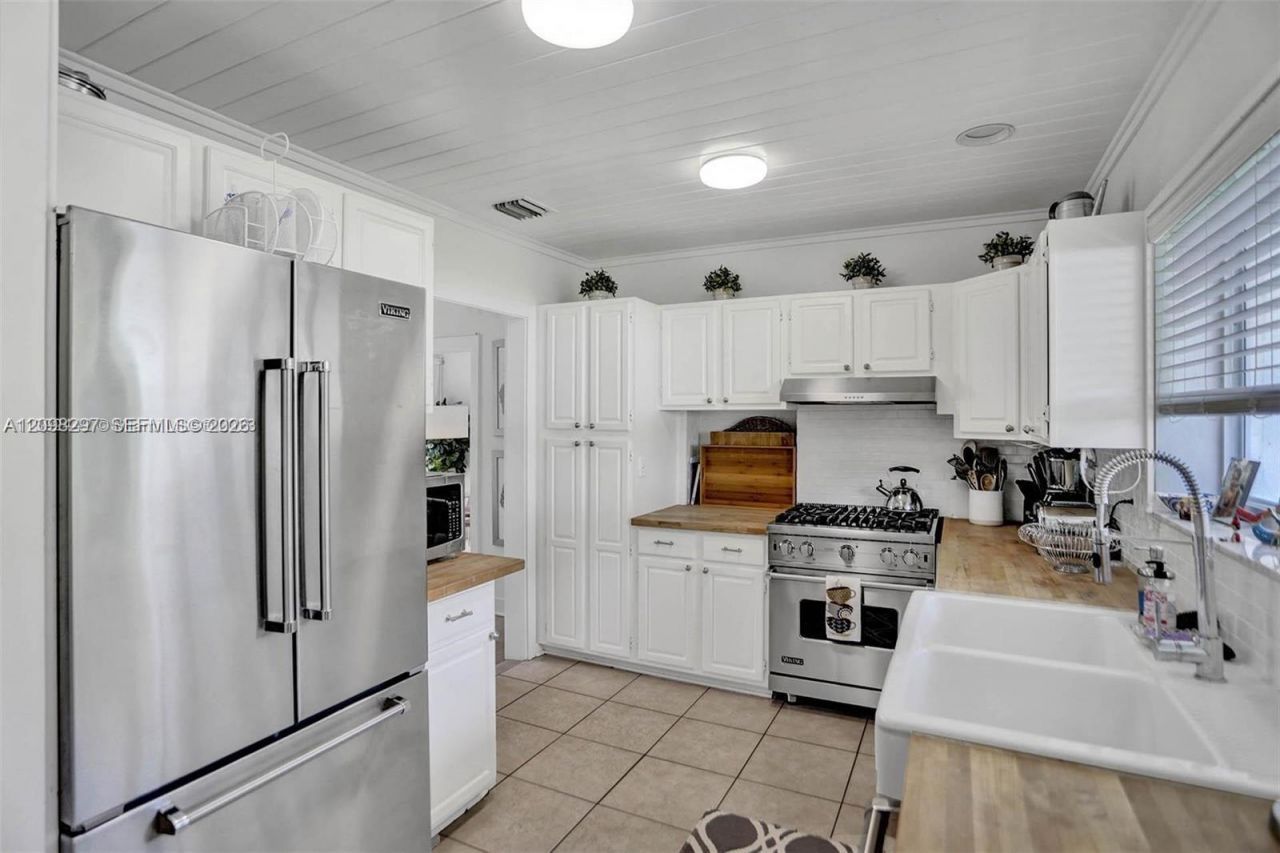 11401 NE 10 Ave , Miami, FL 33161 Photo