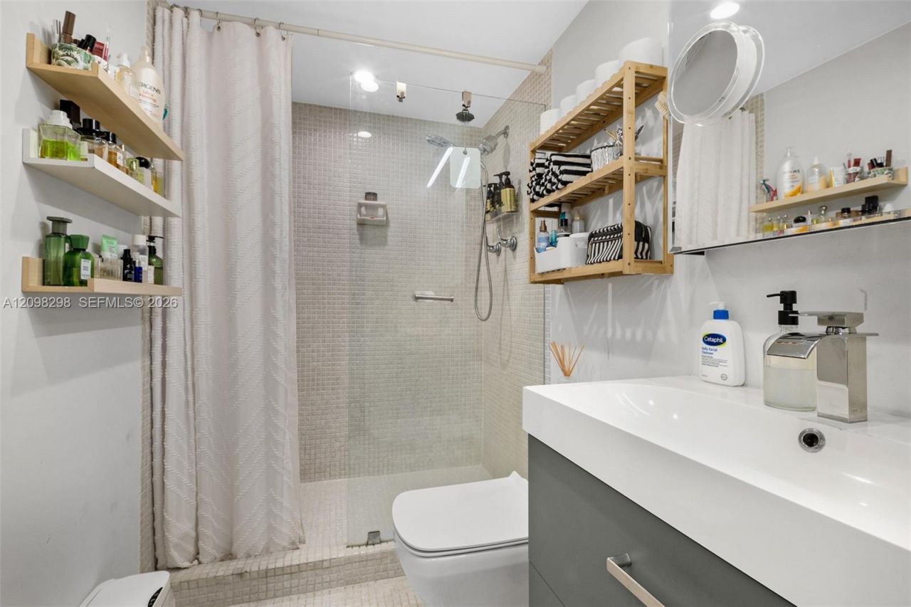 1001 91st St, Unit 506, Bay Harbor Islands, FL 33154 Photo