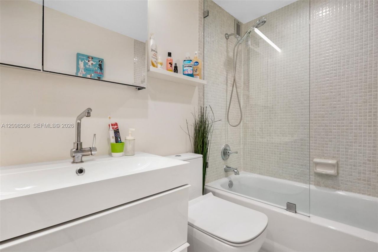1001 91st St, Unit 506, Bay Harbor Islands, FL 33154 Photo