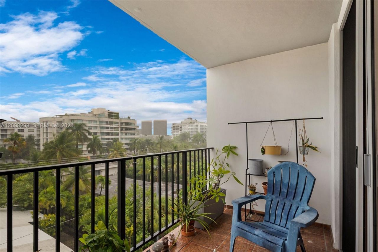 1001 91st St, Unit 506, Bay Harbor Islands, FL 33154 Photo