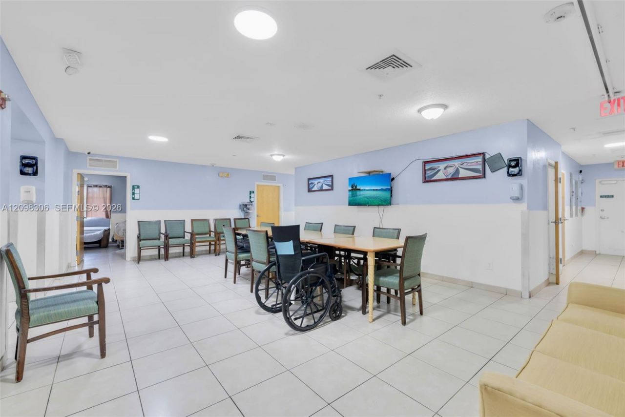 6810 SW 7th St , Margate, FL 33068 Photo