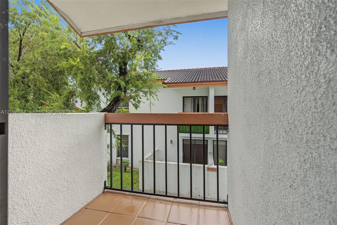 7500 SW 153rd Ct, Unit 206-12, Miami, FL 33193 Photo