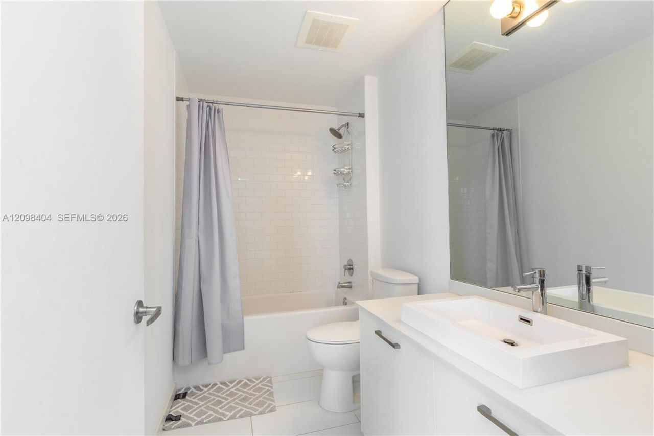 151 SE 1st St , Unit 1107, Miami, FL 33131 Photo