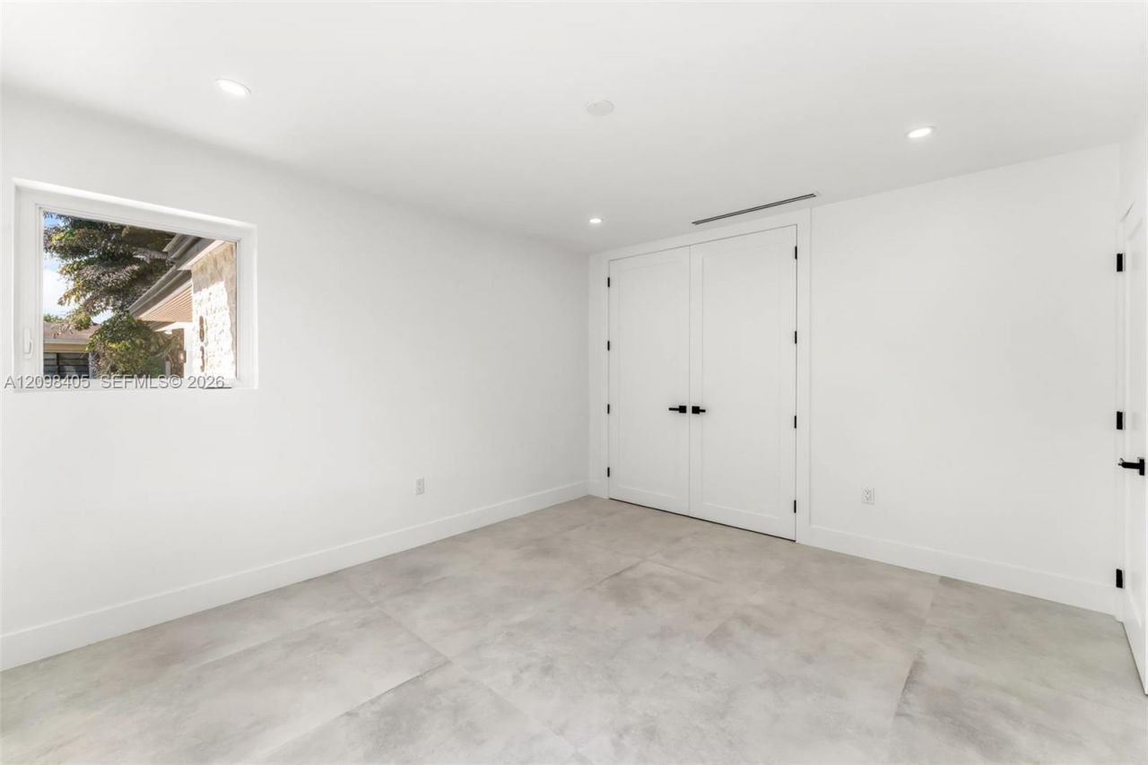 8345 SW 132nd St, Pinecrest, FL 33156 Photo