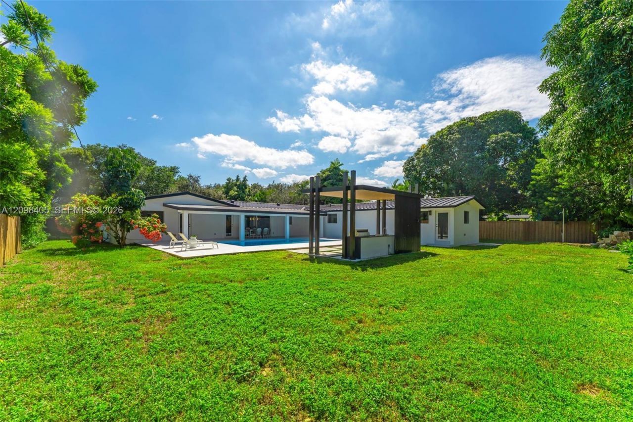 8345 SW 132nd St, Pinecrest, FL 33156 Photo