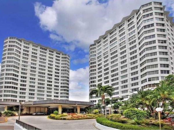 999 Brickell Bay Dr , Unit 1807, Miami, FL 33131