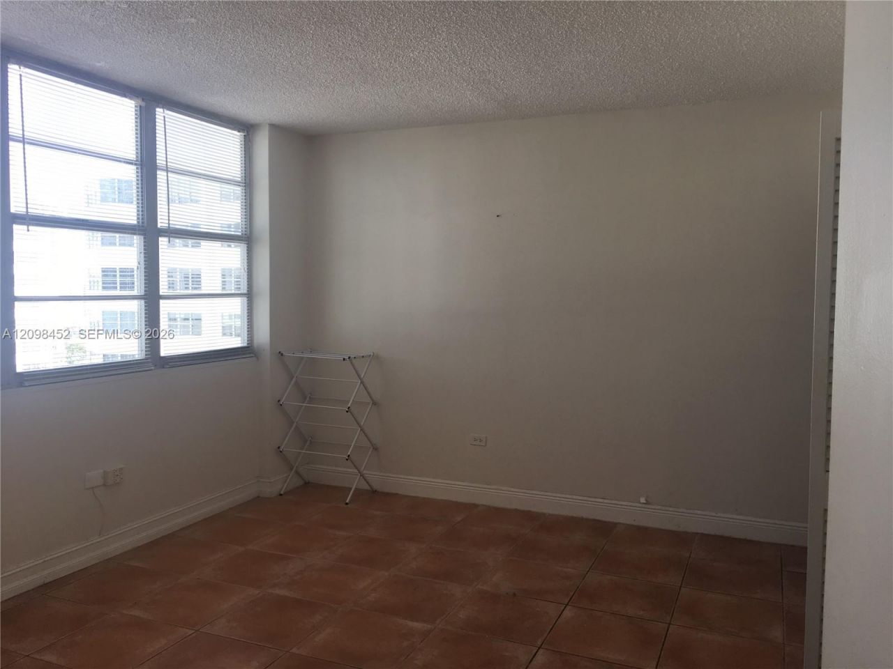 999 Brickell Bay Dr , Unit 1807, Miami, FL 33131 Photo