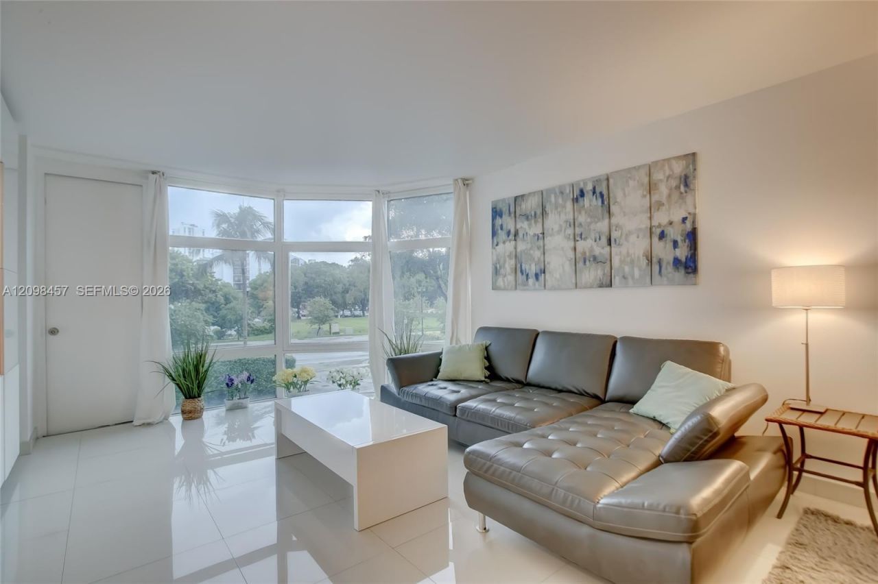 3375 N Country Club Dr , Unit 103, Aventura, FL 33180 Photo