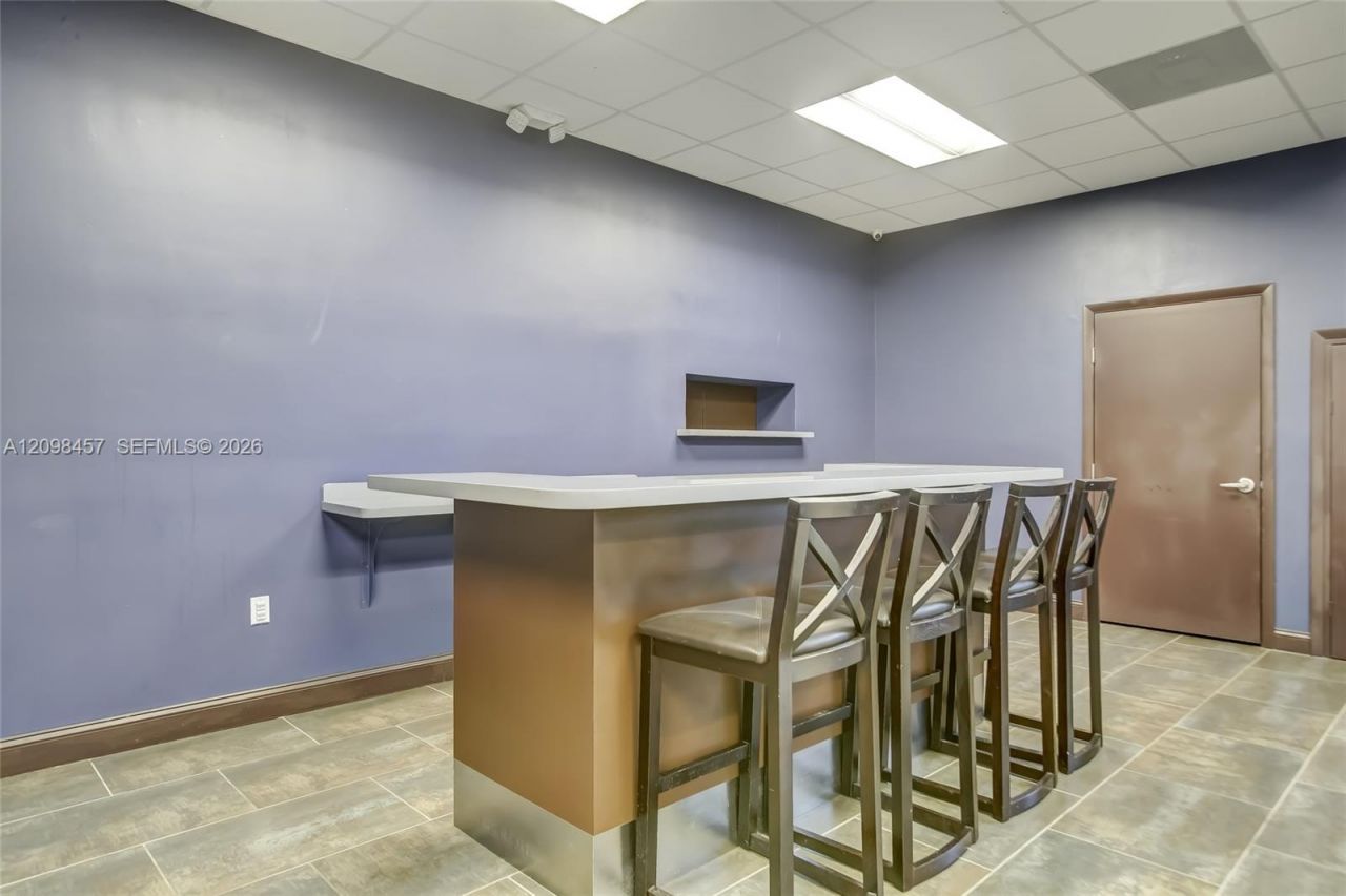 3375 N Country Club Dr , Unit 103, Aventura, FL 33180 Photo