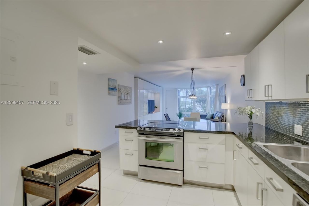 3375 N Country Club Dr , Unit 103, Aventura, FL 33180 Photo