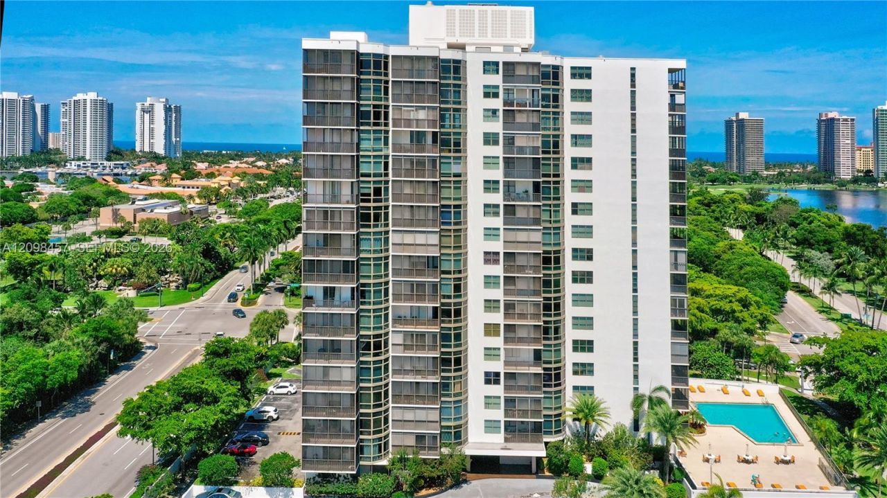 3375 N Country Club Dr , Unit 103, Aventura, FL 33180 Photo