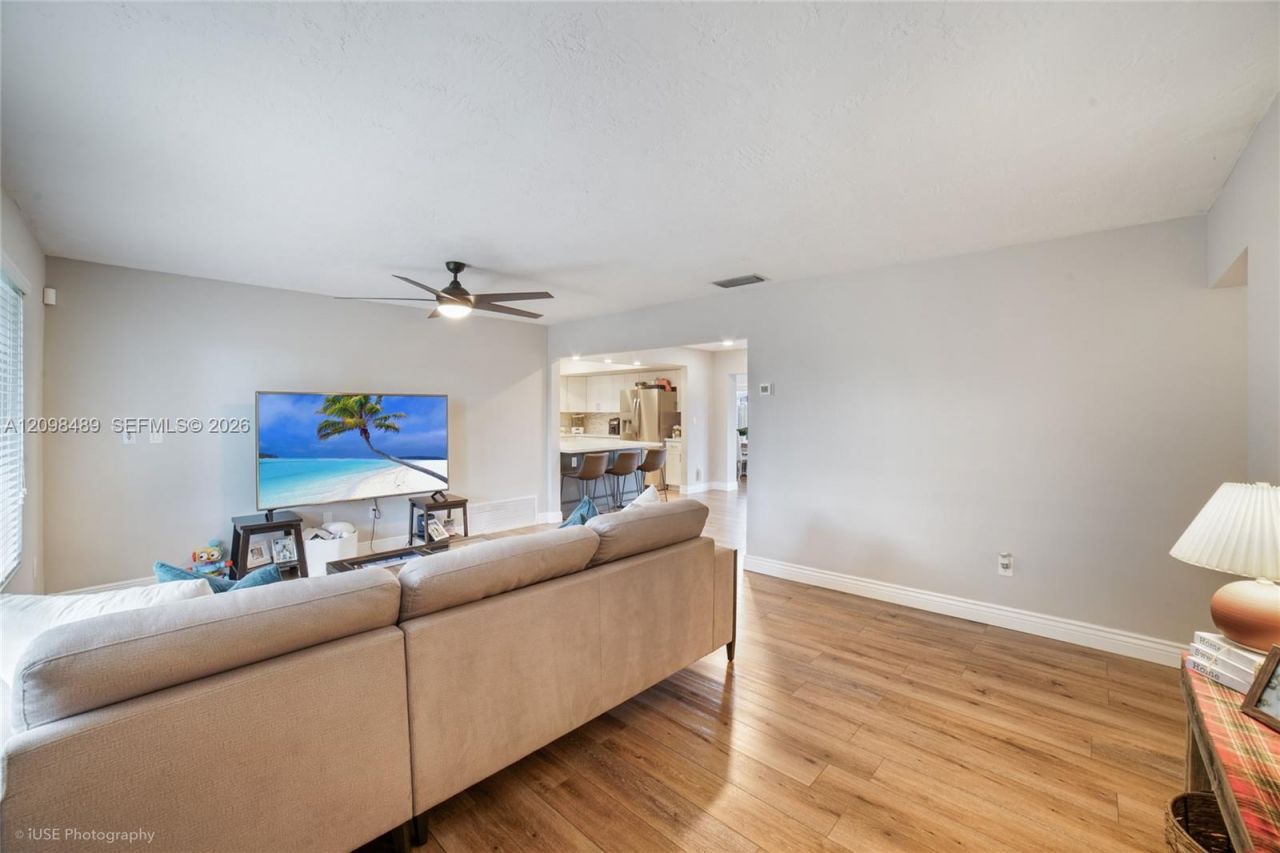 11941 NW 23rd St , Pembroke Pines, FL 33026 Photo