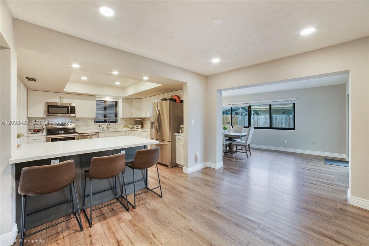 11941 NW 23rd St , Pembroke Pines, FL 33026 Photo