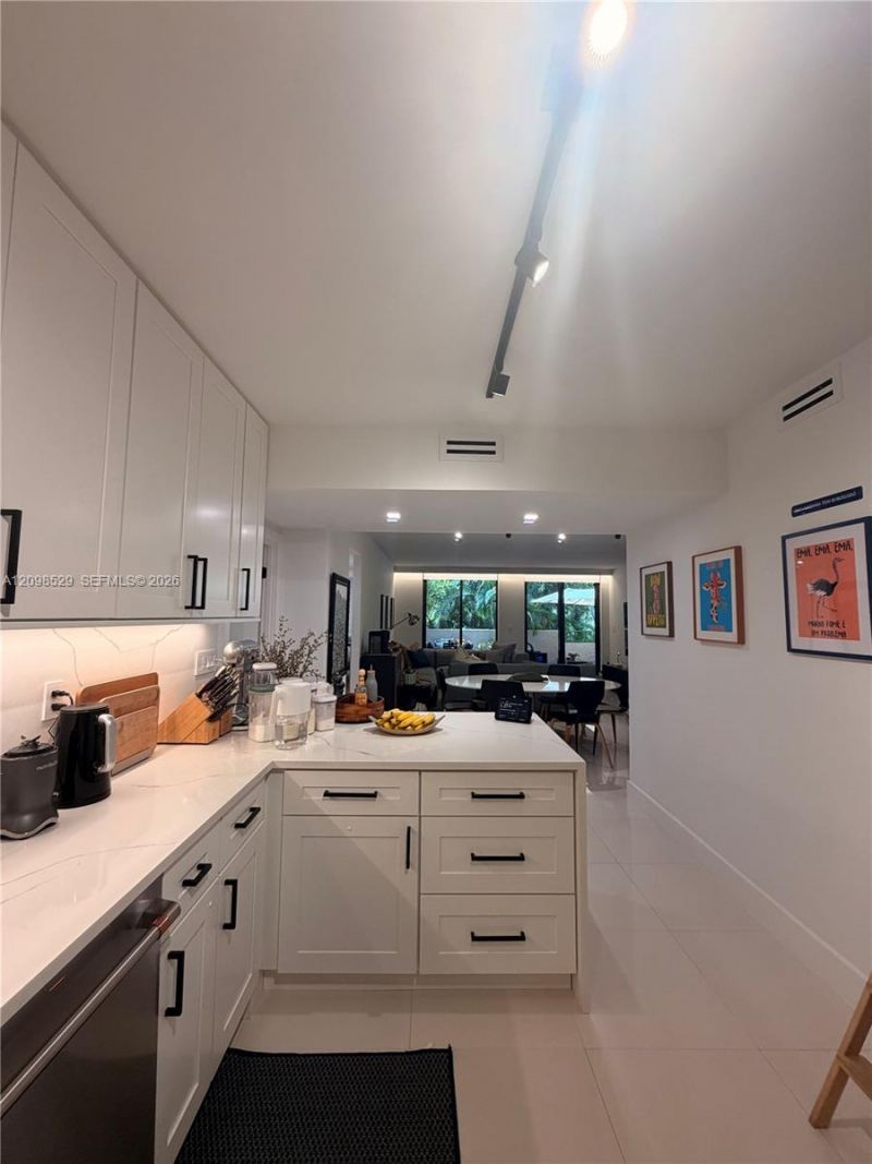 181 Crandon Blvd , Unit 109, Key Biscayne, FL 33149 Photo