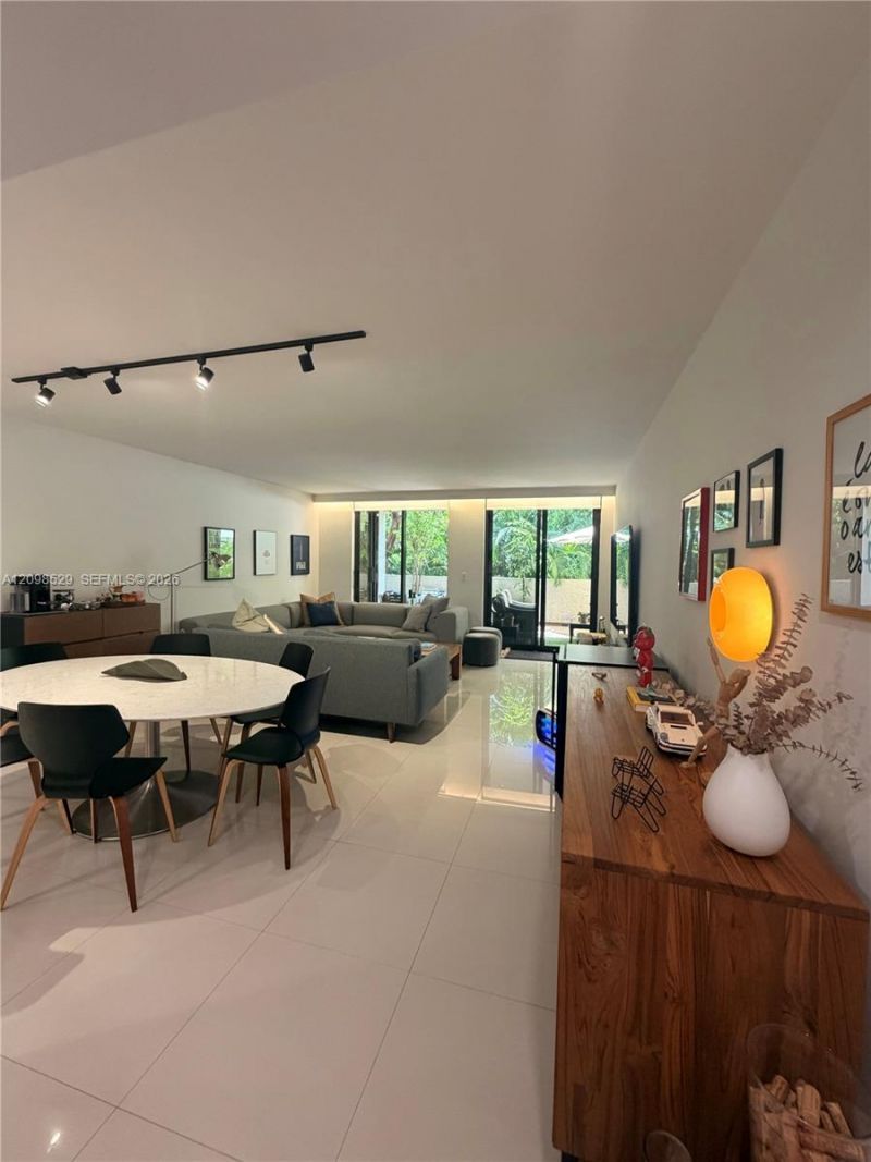 181 Crandon Blvd , Unit 109, Key Biscayne, FL 33149 Photo