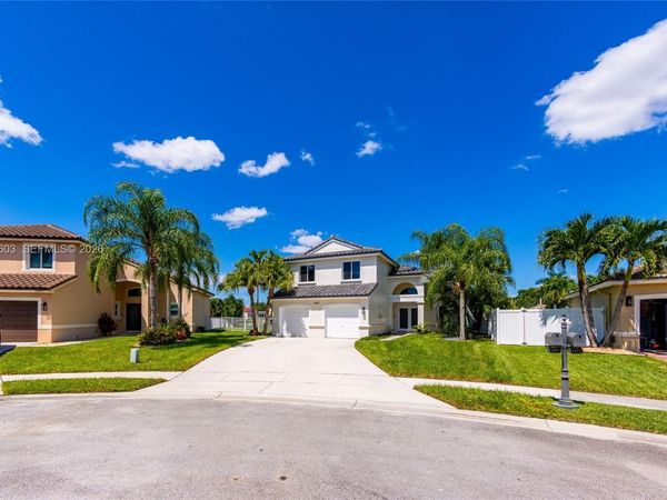 18481 NW 24th St , Pembroke Pines, FL 33029