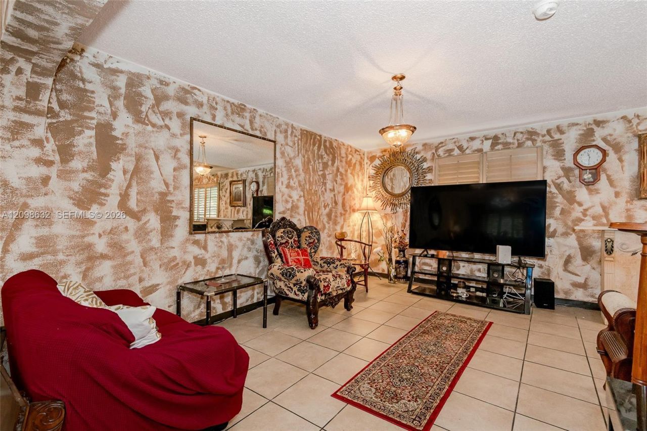 3530 Oak Ave , Miami, FL 33133 Photo