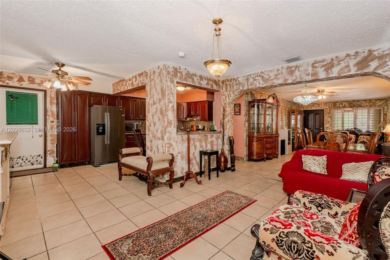 3530 Oak Ave , Miami, FL 33133 Photo
