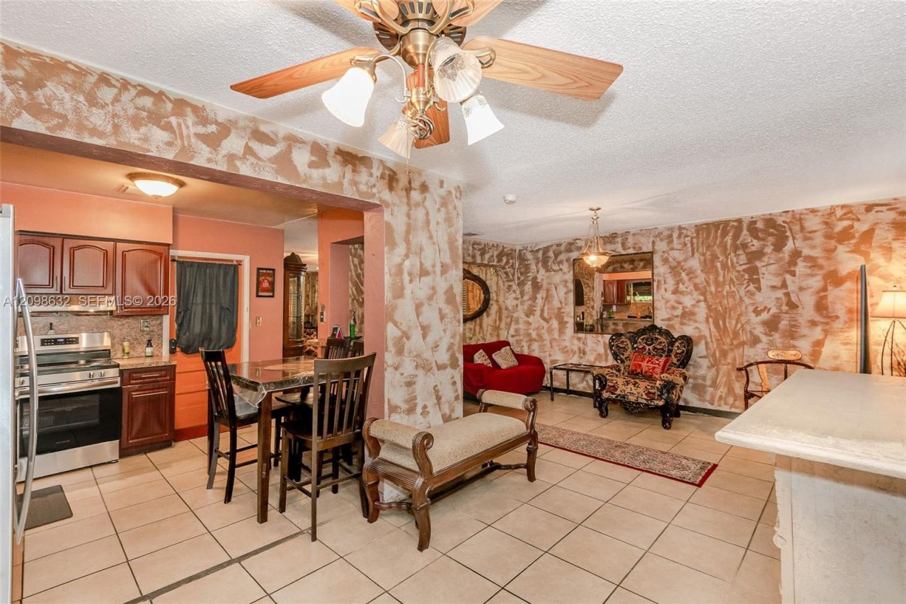3530 Oak Ave , Miami, FL 33133 Photo